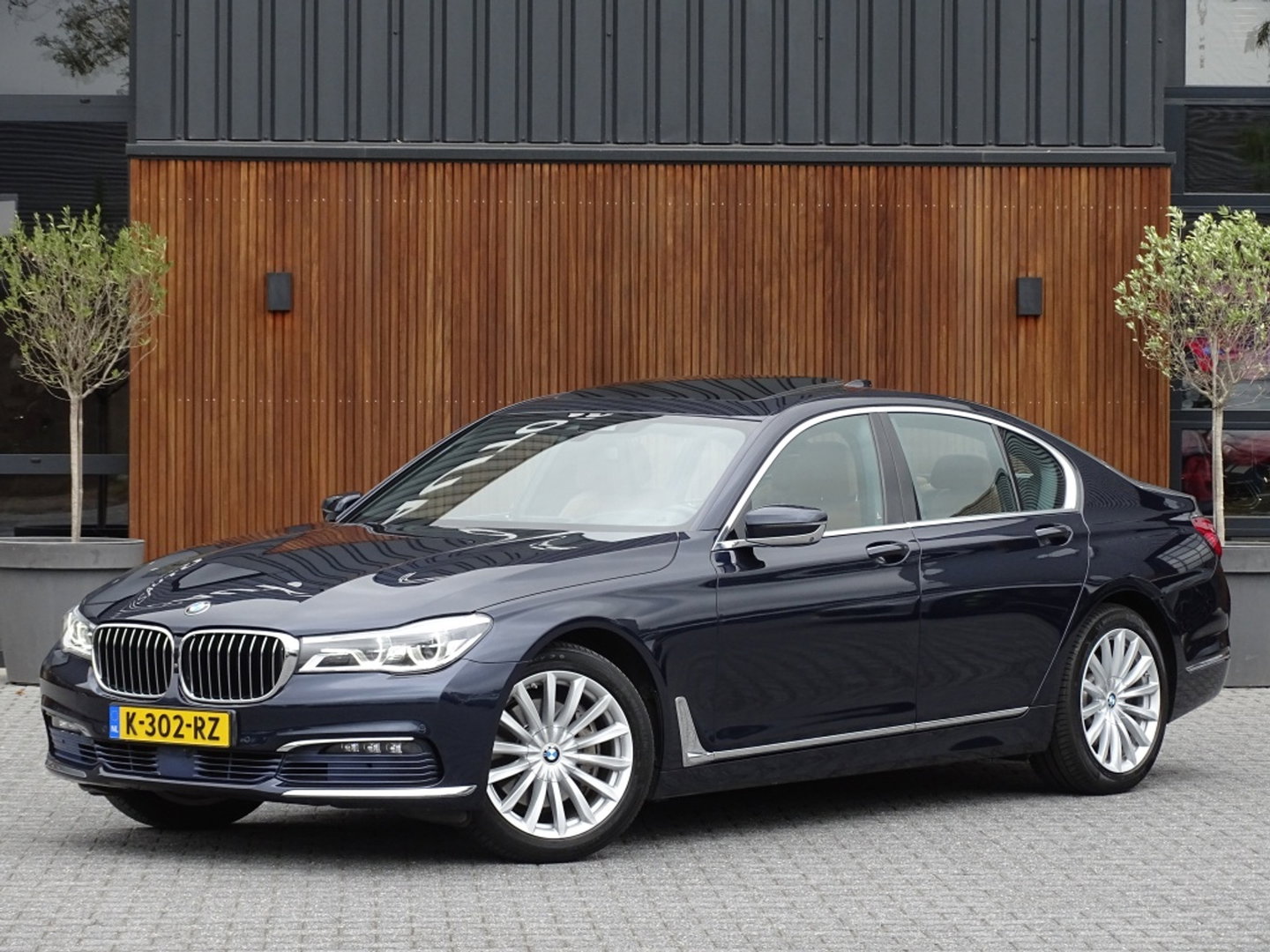 BMW 7 Serie 740i 327PK / High ex. / 4-wiel besturing / Head-up / 360° /