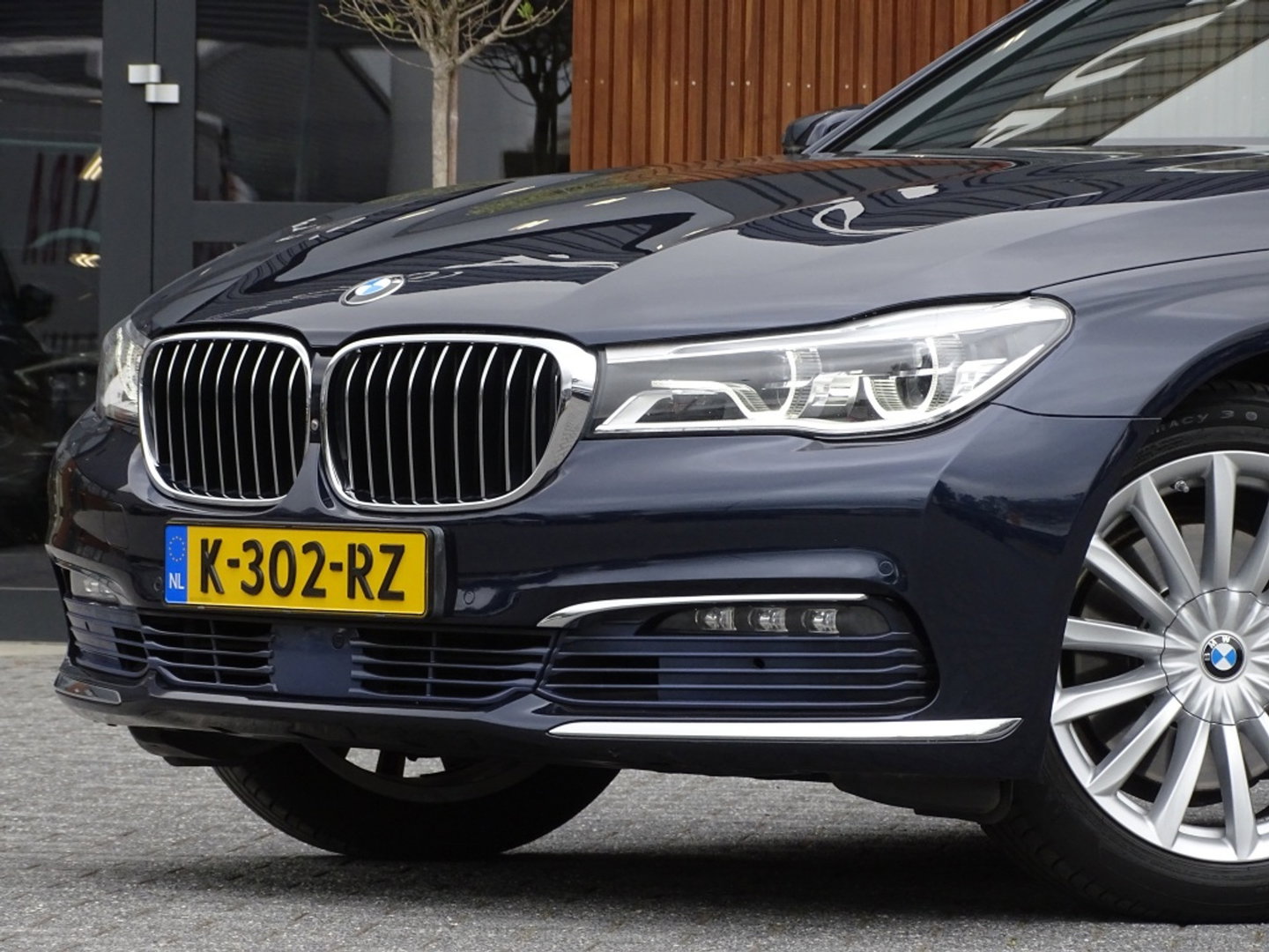 BMW 7 Serie 740i 327PK / High ex. / 4-wiel besturing / Head-up / 360° /