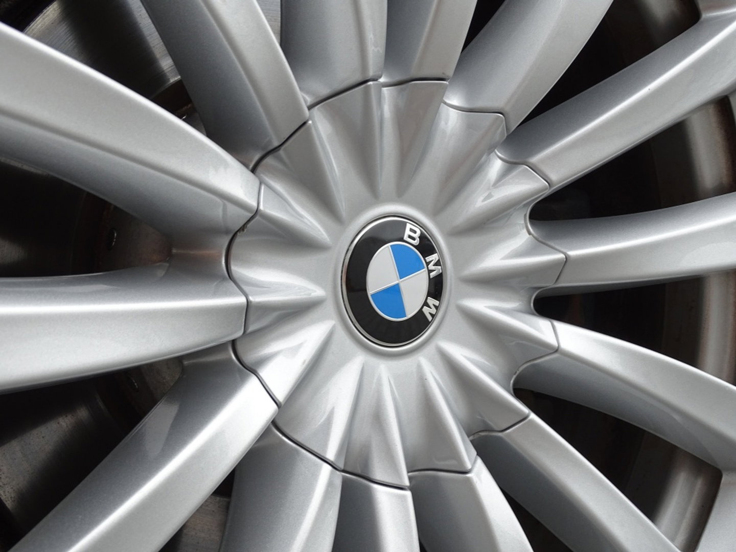 BMW 7 Serie 740i 327PK / High ex. / 4-wiel besturing / Head-up / 360° /