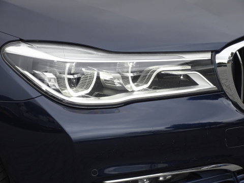 BMW 7 Serie 740i 327PK / High ex. / 4-wiel besturing / Head-up / 360° /