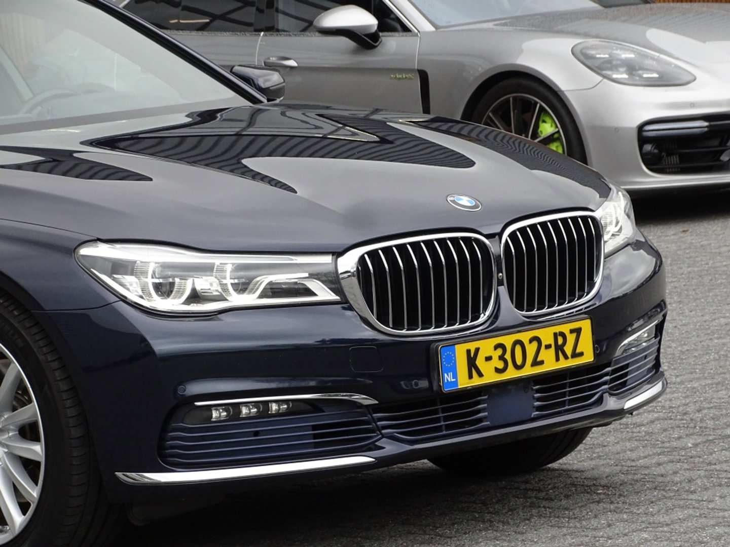BMW 7 Serie 740i 327PK / High ex. / 4-wiel besturing / Head-up / 360° /