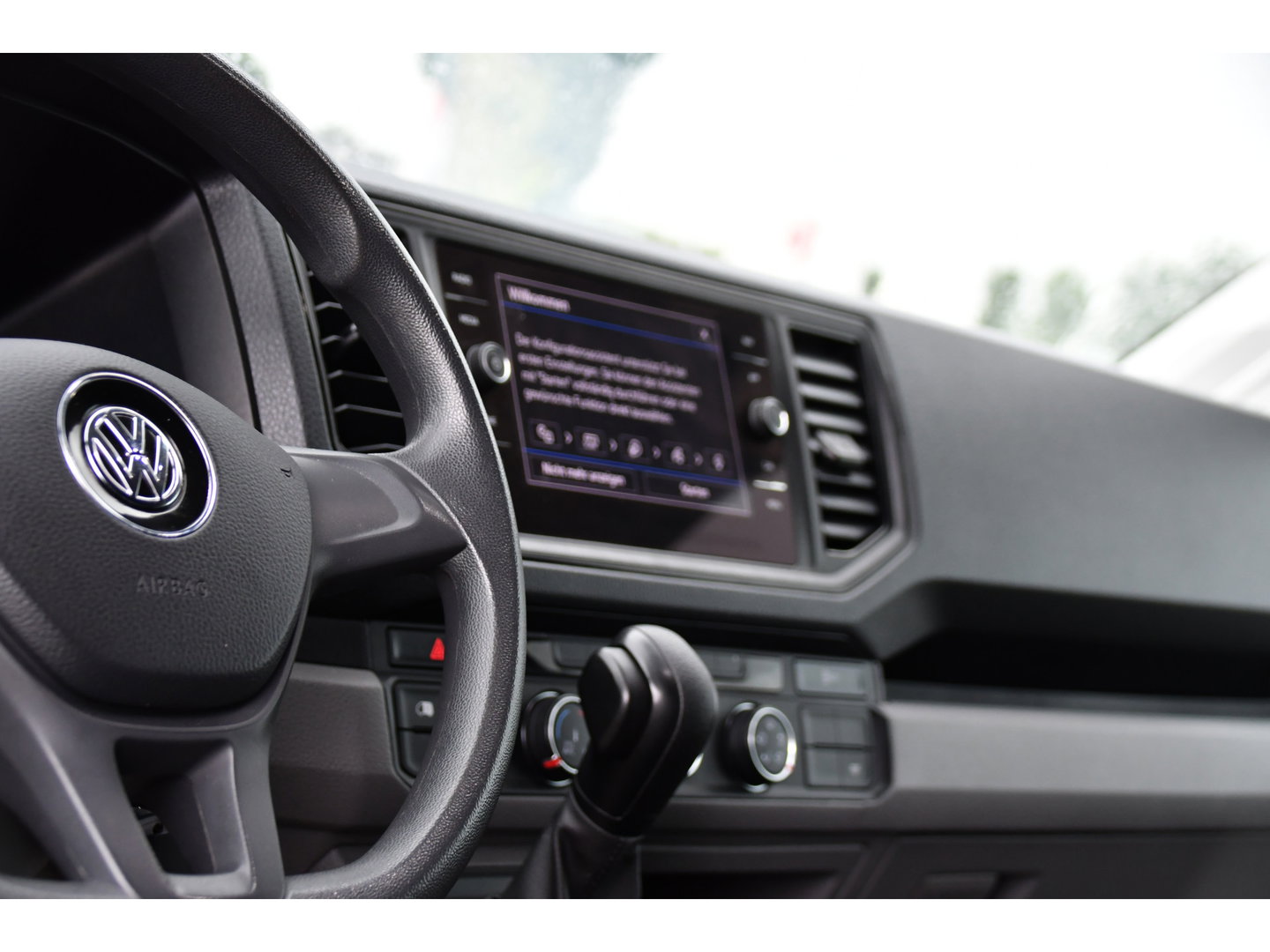 Volkswagen Crafter 35 2.0 TDI L3H3 Black Edition Camera, Carplay, LED, 177pk, Automaat, Standkachel, Geveerde stoel, Uniek!