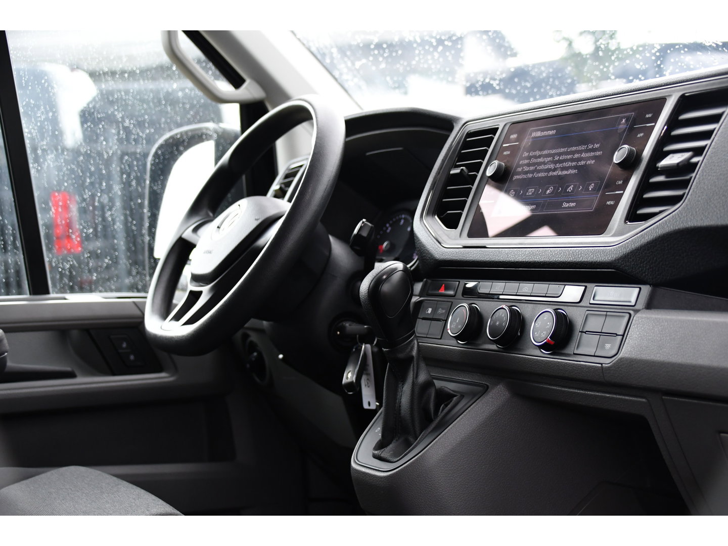 Volkswagen Crafter 35 2.0 TDI L3H3 Black Edition Camera, Carplay, LED, 177pk, Automaat, Standkachel, Geveerde stoel, Uniek!
