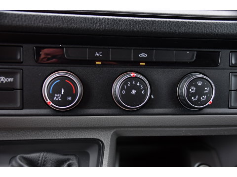 Volkswagen Crafter 35 2.0 TDI L3H3 Black Edition Camera, Carplay, LED, 177pk, Automaat, Standkachel, Geveerde stoel, Uniek!