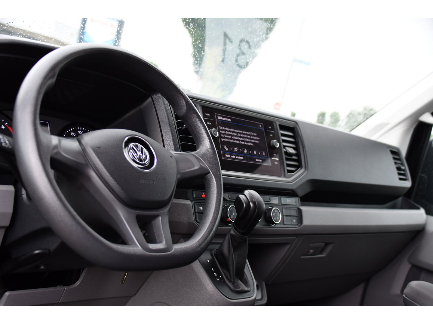 Volkswagen Crafter 35 2.0 TDI L3H3 Black Edition Camera, Carplay, LED, 177pk, Automaat, Standkachel, Geveerde stoel, Uniek!