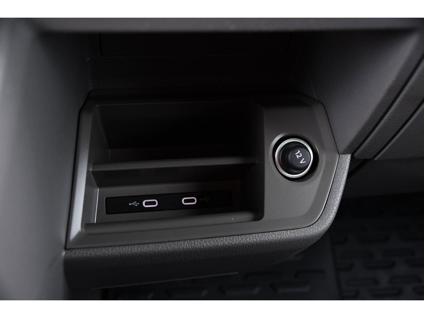 Volkswagen Crafter 35 2.0 TDI L3H3 Black Edition Camera, Carplay, LED, 177pk, Automaat, Standkachel, Geveerde stoel, Uniek!