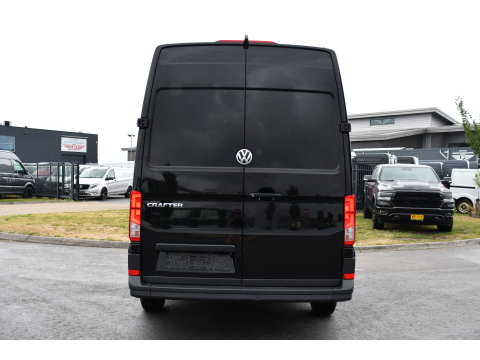 Volkswagen Crafter 35 2.0 TDI L3H3 Black Edition Camera, Carplay, LED, 177pk, Automaat, Standkachel, Geveerde stoel, Uniek!