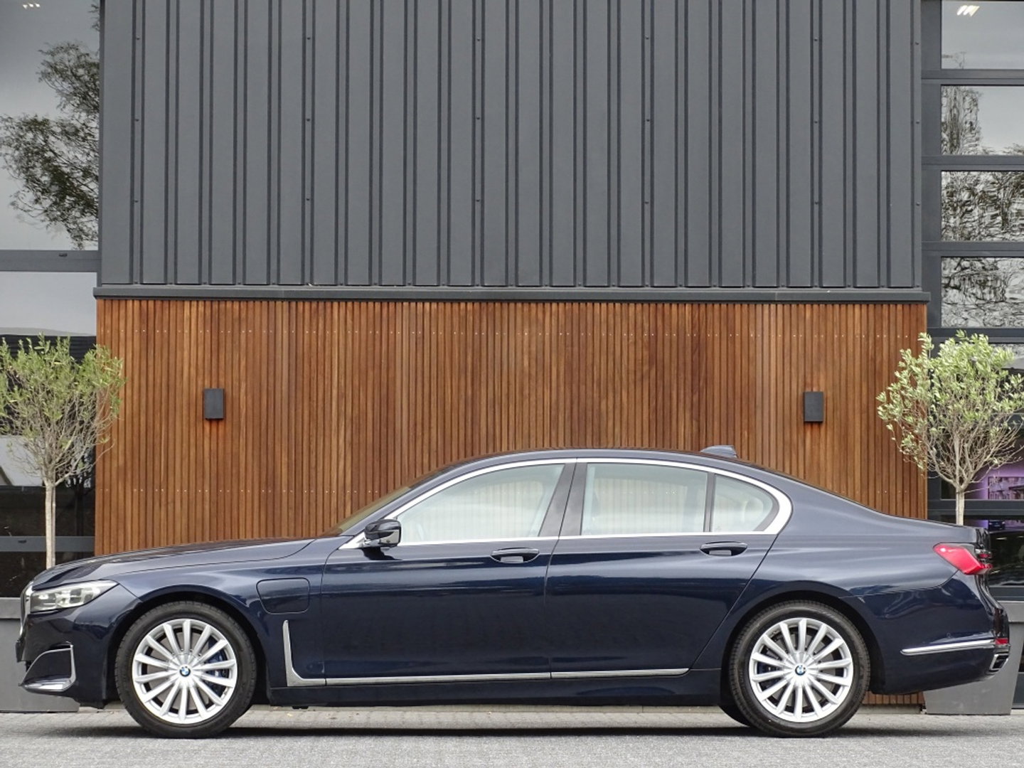 BMW 7 Serie 745e 394PK / M-Individual / ACC / Softclose / Laser / 360°