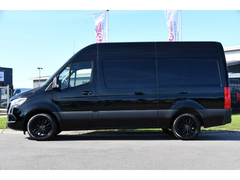 Mercedes-Benz Sprinter 315 1.9 CDI L2H2 Black Edition Camera, Cruise, Carplay, LED, 150pk, Automaat, Multimedia, Uniek!