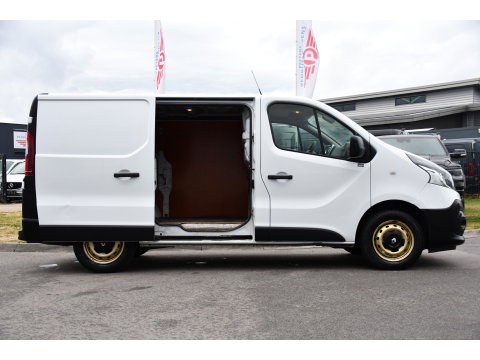Renault Trafic 1.6 dCi T29 L1H1 Edition Cruise, Sensoren, Airco, NAVI, Multimedia, 125pk, Trekhaak, Uniek!