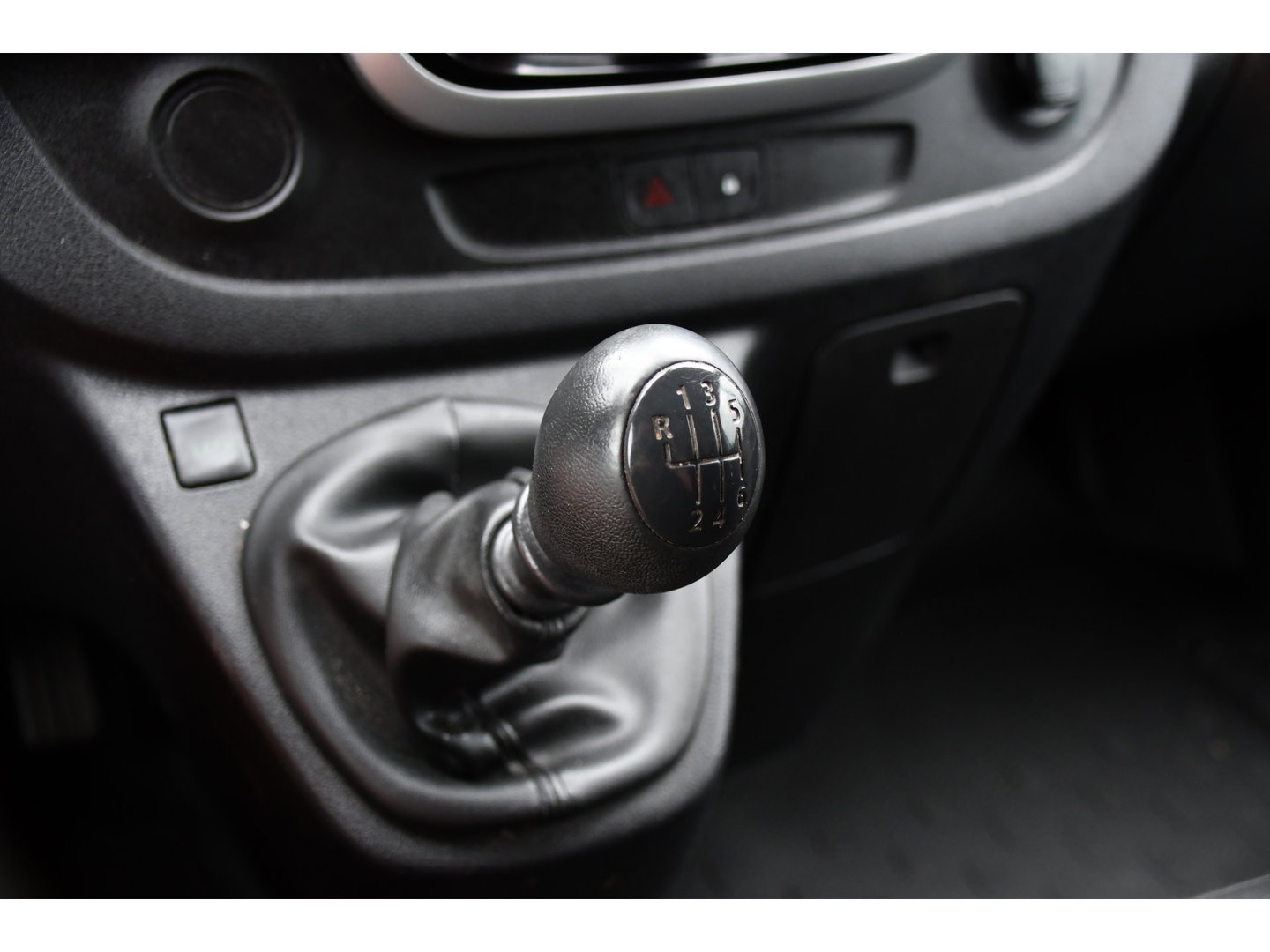 Renault Trafic 1.6 dCi T29 L1H1 Edition Cruise, Sensoren, Airco, NAVI, Multimedia, 125pk, Trekhaak, Uniek!