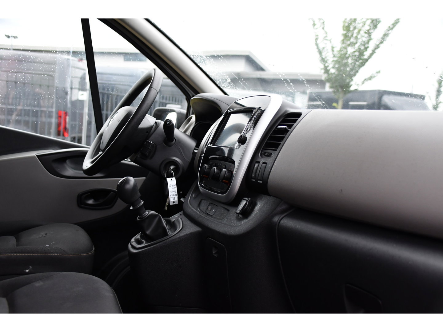 Renault Trafic 1.6 dCi T29 L1H1 Edition Cruise, Sensoren, Airco, NAVI, Multimedia, 125pk, Trekhaak, Uniek!