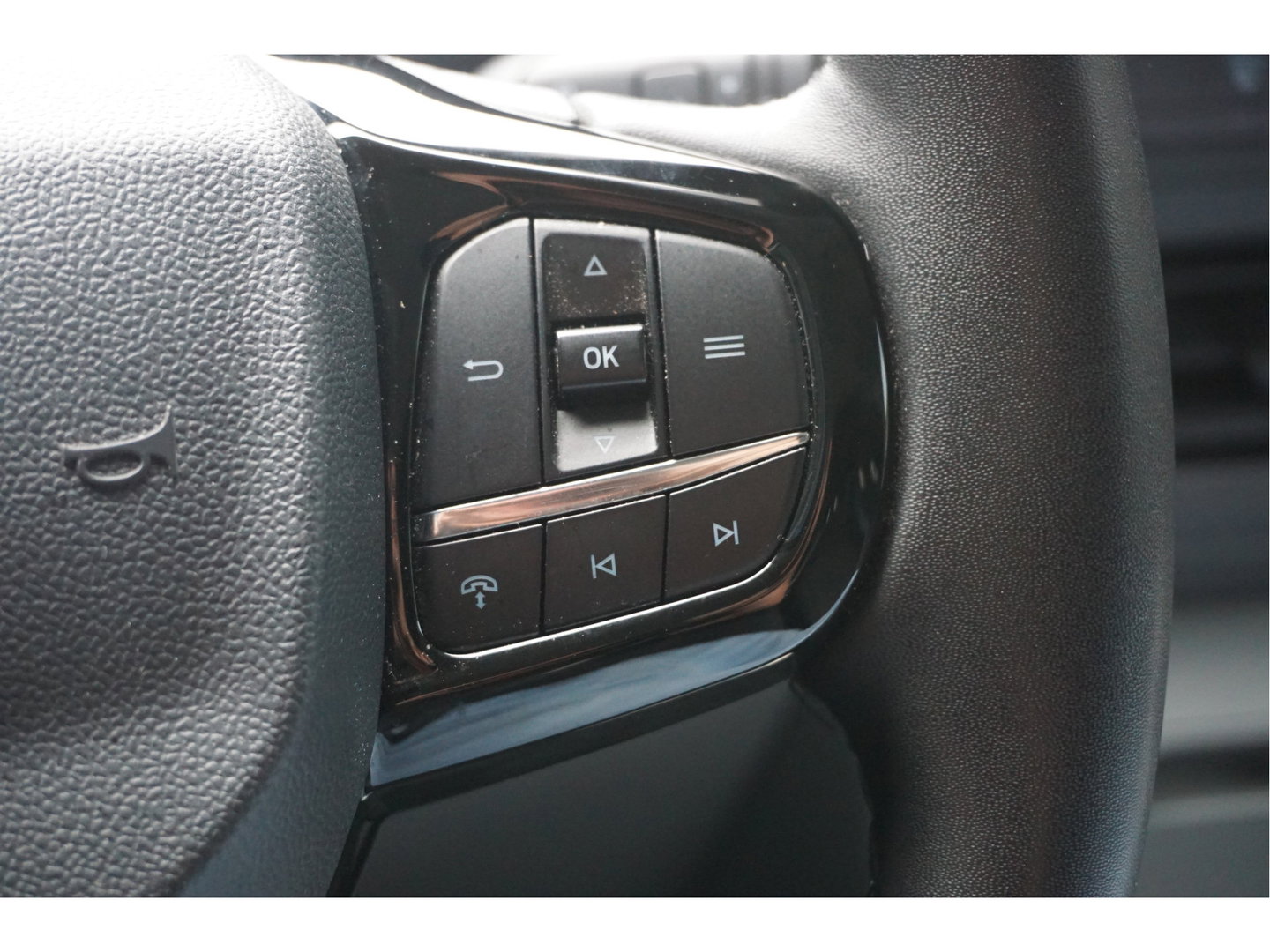Ford Transit Custom 300S 130PK Trend Automaat BPM VRIJ Navi, Adap, Cruise, Trekhaak, 2740KG Trekgewicht!! NR. AR01*
