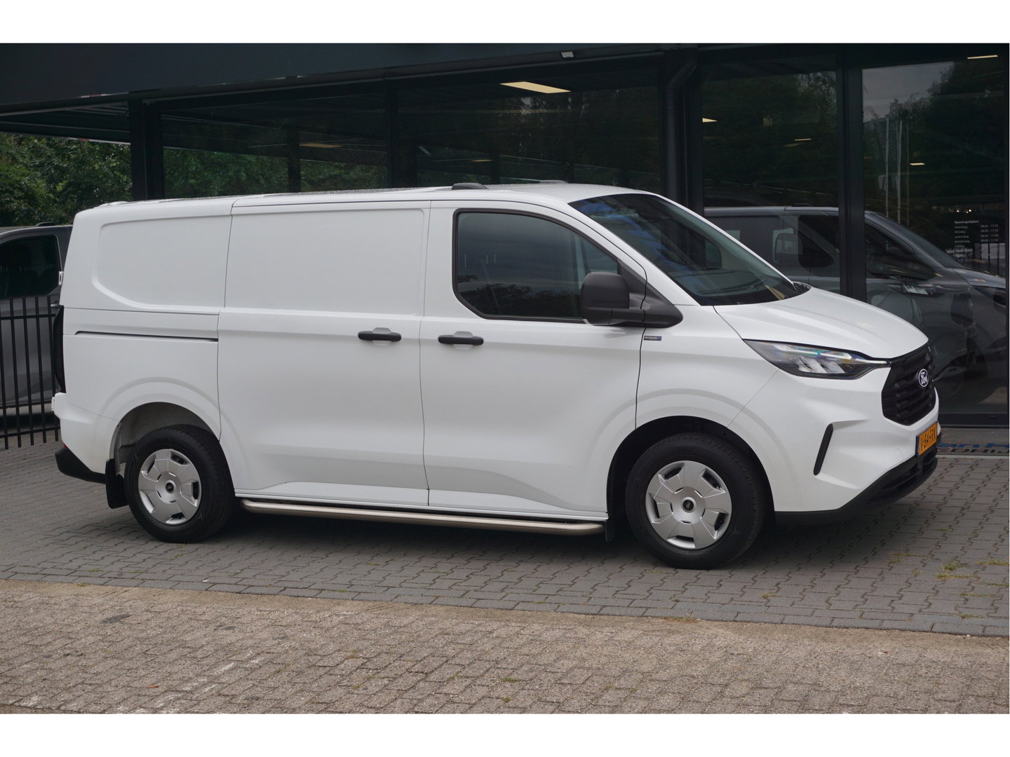Ford Transit Custom 300S 130PK Trend Automaat BPM VRIJ Navi, Adap, Cruise, Trekhaak, 2740KG Trekgewicht!! NR. AR01*