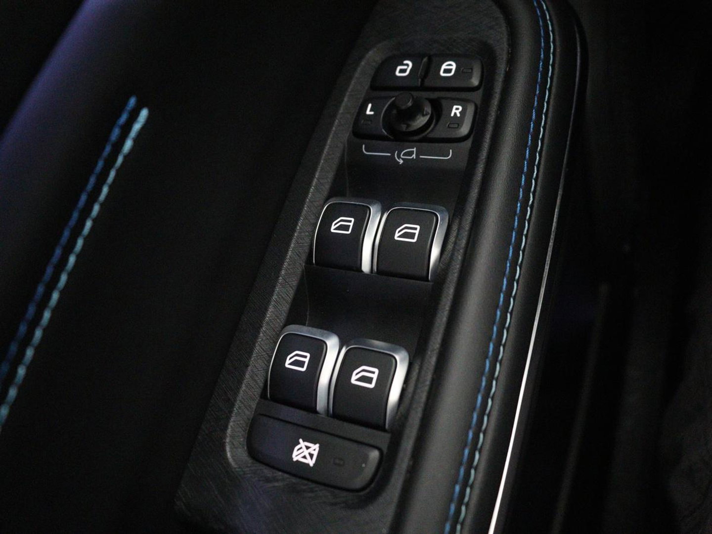 Lynk & Co 01 1.5 Plug In | SOH 92.1% | Panorama | Harman Kardon Plug In | SOH 92.1 % | Panoramadak | Infinity by Harman | 360 Camera | Adaptive cruise | Stoelverwarming | Carplay | Memory | Full LED | PHEV