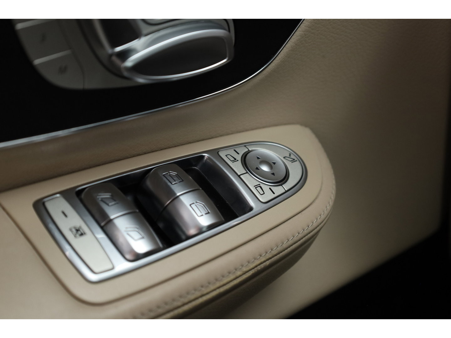 Mercedes-Benz V-Klasse 300d Extra Lang Avantgarde Edition 6pers. | 2x Elek. Schuifdeur | 360cam | Stoelventi. | Memory | Afn. Trekhaak | Burmester