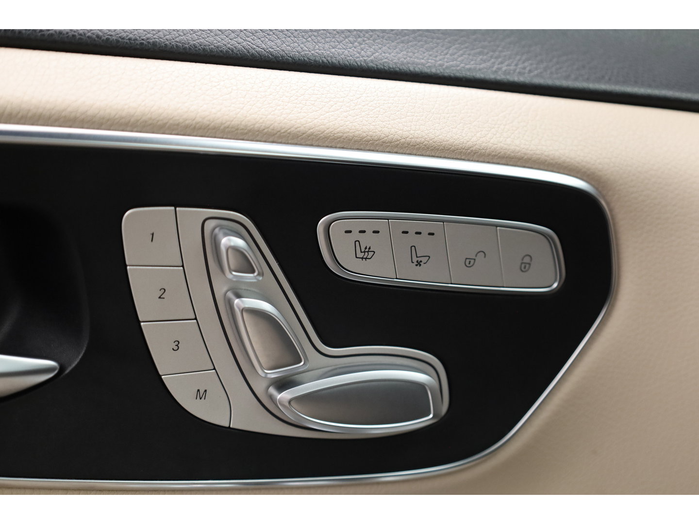 Mercedes-Benz V-Klasse 300d Extra Lang Avantgarde Edition 6pers. | 2x Elek. Schuifdeur | 360cam | Stoelventi. | Memory | Afn. Trekhaak | Burmester