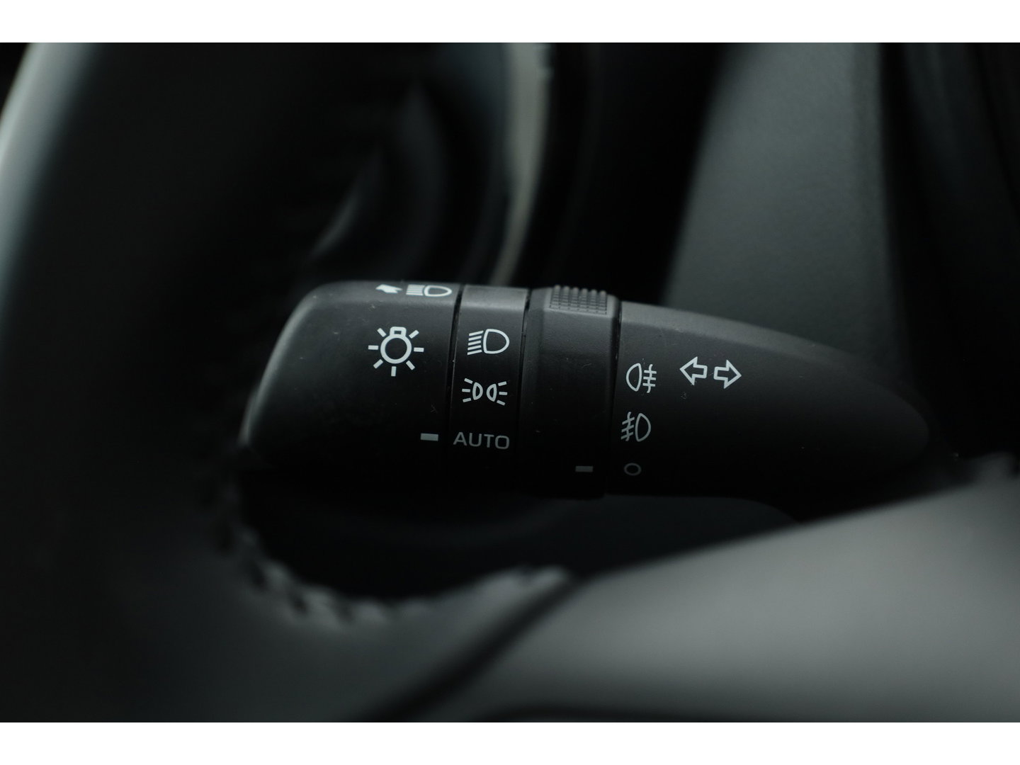 Toyota Aygo X 1.0 VVT-i MT Envy Rijklaar | Bi-Tone | JBL | Camera | Apple CarPlay | Navi | 18'' | Clima | LED