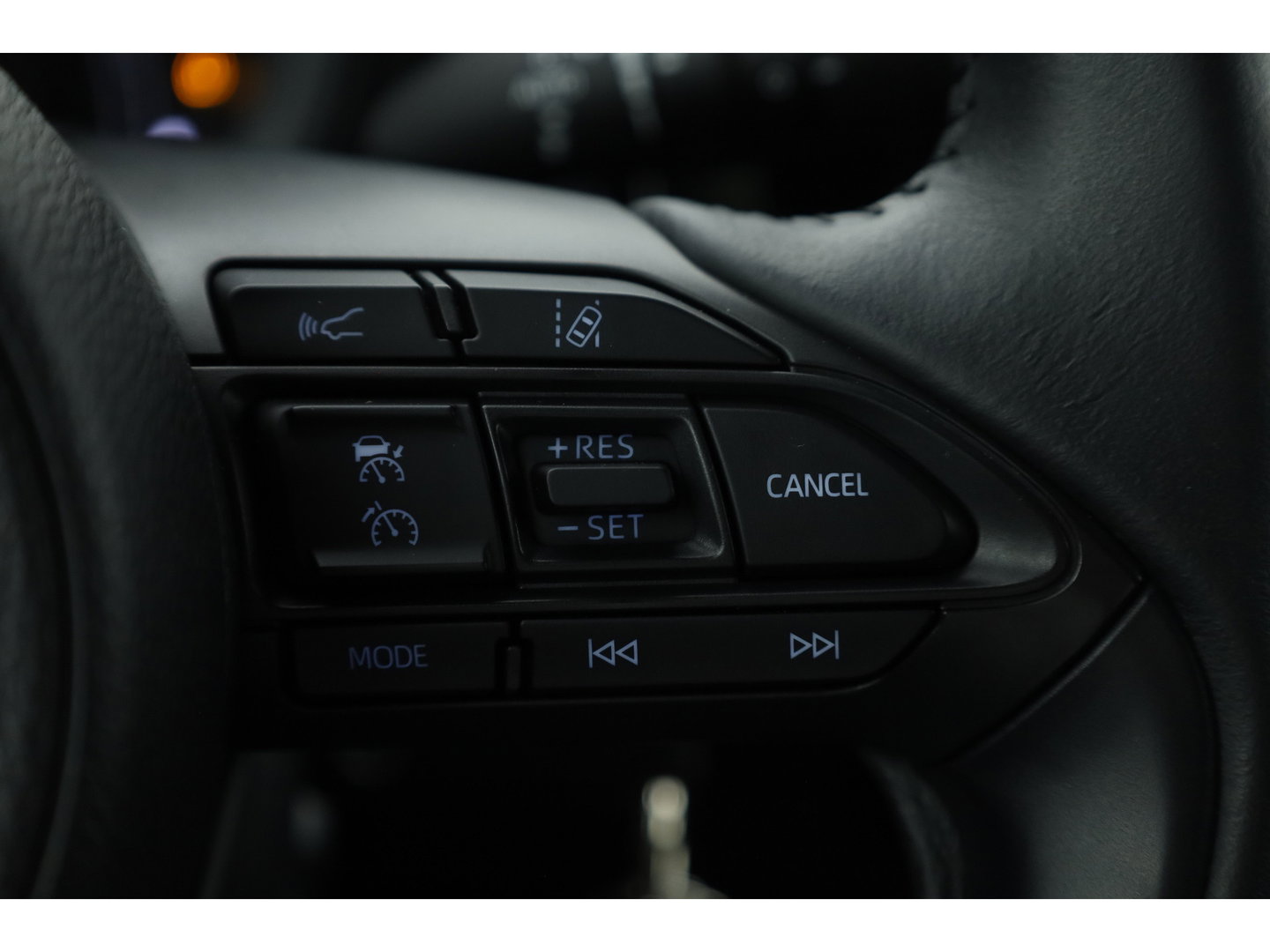 Toyota Aygo X 1.0 VVT-i MT Envy Rijklaar | Bi-Tone | JBL | Camera | Apple CarPlay | Navi | 18'' | Clima | LED