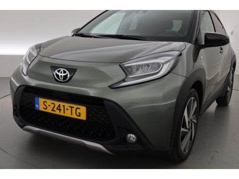 Toyota Aygo X 1.0 VVT-i MT Envy Rijklaar | Bi-Tone | JBL | Camera | Apple CarPlay | Navi | 18'' | Clima | LED