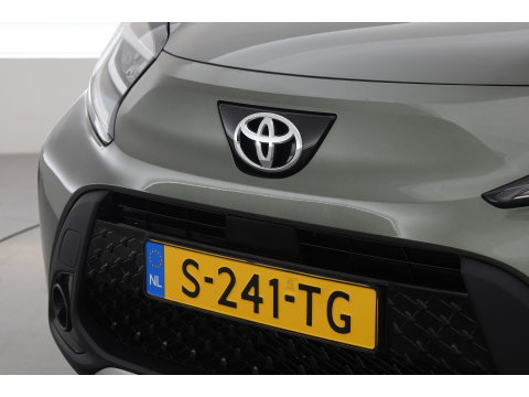 Toyota Aygo X 1.0 VVT-i MT Envy Rijklaar | Bi-Tone | JBL | Camera | Apple CarPlay | Navi | 18'' | Clima | LED