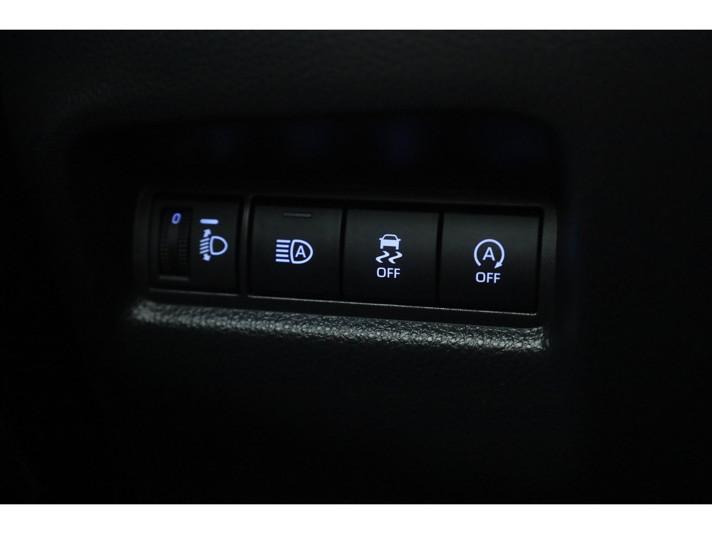 Toyota Aygo X 1.0 VVT-i MT Envy Rijklaar | Bi-Tone | JBL | Camera | Apple CarPlay | Navi | 18'' | Clima | LED