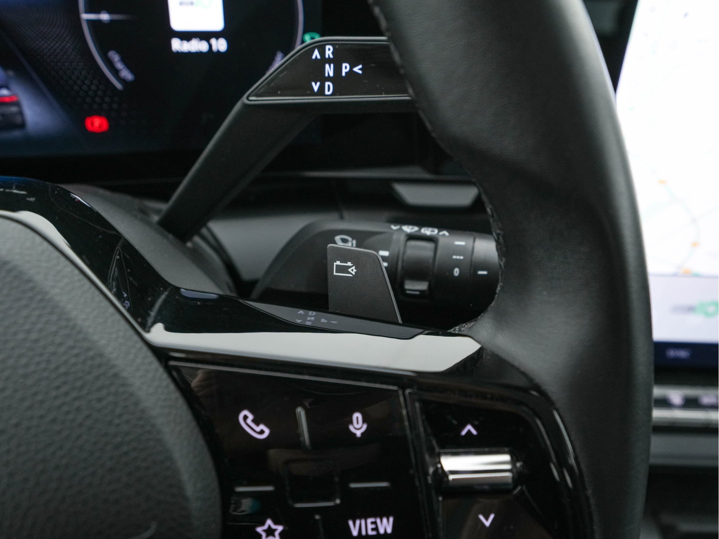 Renault Mégane E-Tech EV60 Optimum Charge Evolution [3-Fase-22kW] {SoH-91%} (INCL-BTW) Aut. *HEATPUMP | FULL-LED | CAMERA | LANE-ASSIST | KEYLESS | NAVI-FULLMAP | CARPLAY | COMFORTSEATS | DIGI-COCKPIT | ECC | PDC | 18"ALU*