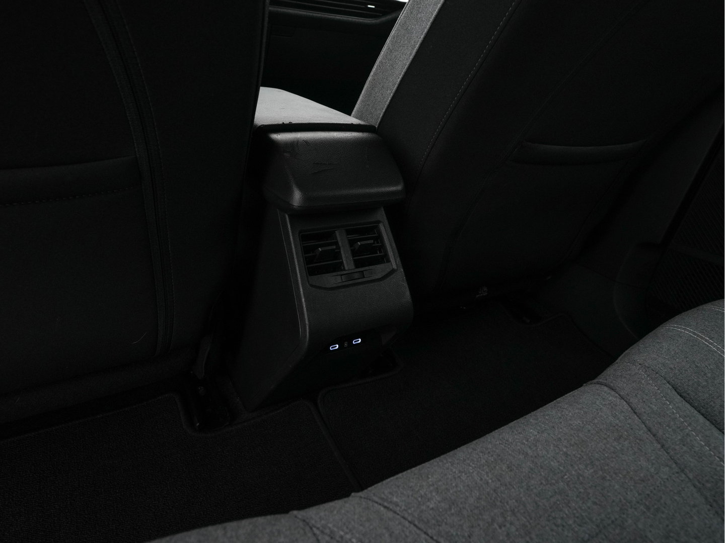Renault Mégane E-Tech EV60 Optimum Charge Evolution [3-Fase-22kW] {SoH-91%} (INCL-BTW) Aut. *HEATPUMP | FULL-LED | CAMERA | LANE-ASSIST | KEYLESS | NAVI-FULLMAP | CARPLAY | COMFORTSEATS | DIGI-COCKPIT | ECC | PDC | 18"ALU*