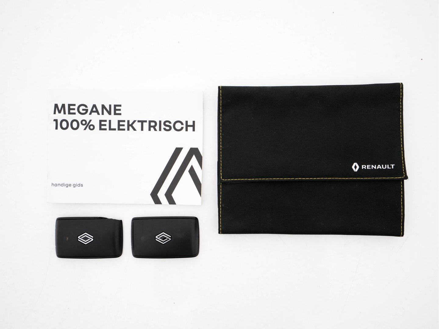 Renault Mégane E-Tech EV60 Optimum Charge Evolution [3-Fase-22kW] {SoH-91%} (INCL-BTW) Aut. *HEATPUMP | FULL-LED | CAMERA | LANE-ASSIST | KEYLESS | NAVI-FULLMAP | CARPLAY | COMFORTSEATS | DIGI-COCKPIT | ECC | PDC | 18"ALU*