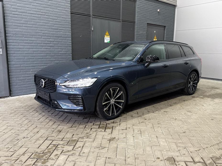 Volvo V60 T8 Plug-in hybrid Plus Dark | ACC | Harman/Kardon | Stoel+Stuurverwarming | Memory | Camera | Getint Glas | BLIS