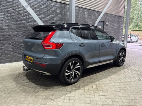 Volvo XC40 1.5 T5 Twin Engine R-Design | Panoramadak | Trekhaak | Camera | 20 Inch | Stoelverwarming | Getint Glas