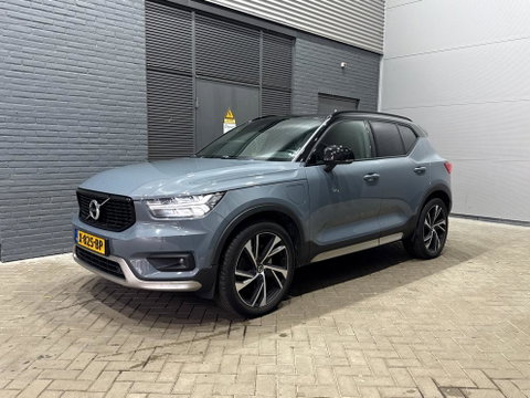Volvo XC40 1.5 T5 Twin Engine R-Design | Panoramadak | Trekhaak | Camera | 20 Inch | Stoelverwarming | Getint Glas