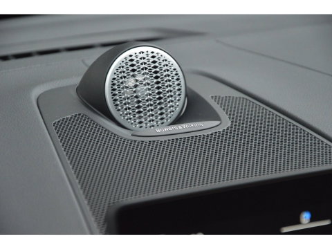 Volvo XC60 T8 Hybrid AWD Ultra Black Edition | Luchtvering | Bowers & Wilkins | Stoelventilatie | Massage | Panoramadak |