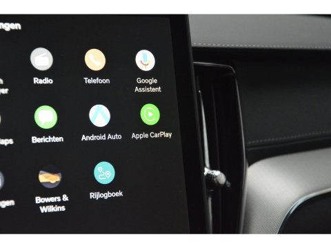Volvo XC60 T8 Hybrid AWD Ultra Black Edition | Luchtvering | Bowers & Wilkins | Stoelventilatie | Massage | Panoramadak |