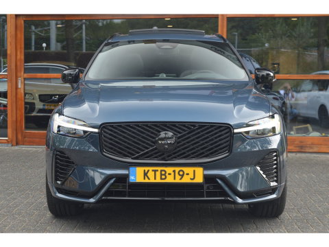 Volvo XC60 T8 Hybrid AWD Ultra Black Edition | Luchtvering | Bowers & Wilkins | Stoelventilatie | Massage | Panoramadak |