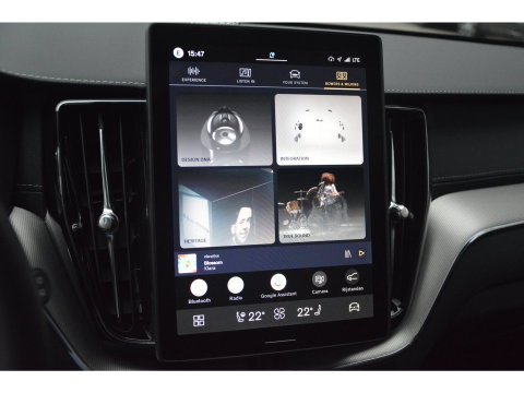 Volvo XC60 T8 Hybrid AWD Ultra Black Edition | Luchtvering | Bowers & Wilkins | Stoelventilatie | Massage | Panoramadak |