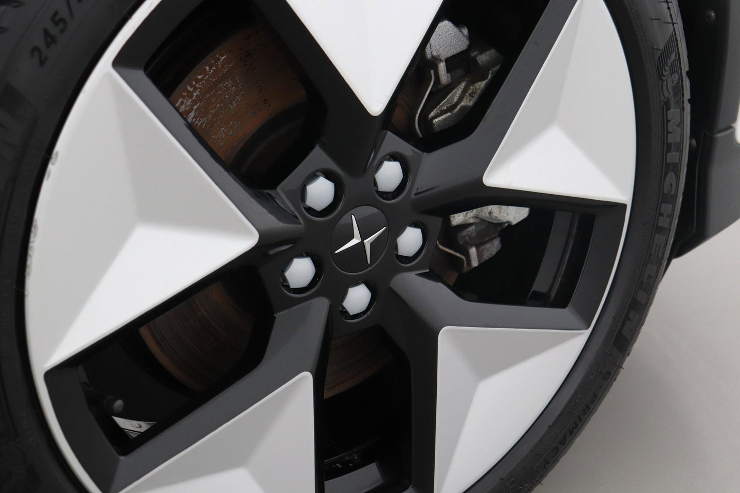 Polestar 2 Long Range Single Motor 78 kWh | Plus | Pilot | Panoramadak | Harman/Kardon | 360° Camera | Warmtepomp | BLIS | Stoel+Stuurverwarming | 20 Inch