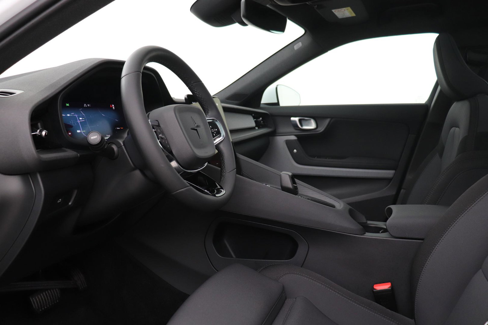 Polestar 2 Long Range Single Motor 78 kWh | Plus | Pilot | Panoramadak | Harman/Kardon | 360° Camera | Warmtepomp | BLIS | Stoel+Stuurverwarming | 20 Inch
