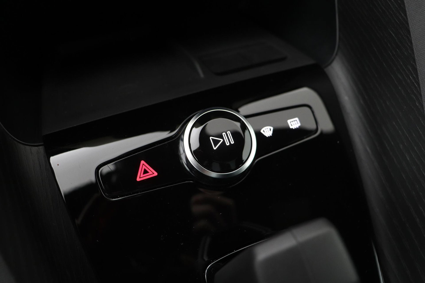 Polestar 2 Long Range Single Motor 78 kWh | Plus | Pilot | Panoramadak | Harman/Kardon | 360° Camera | Warmtepomp | BLIS | Stoel+Stuurverwarming | 20 Inch