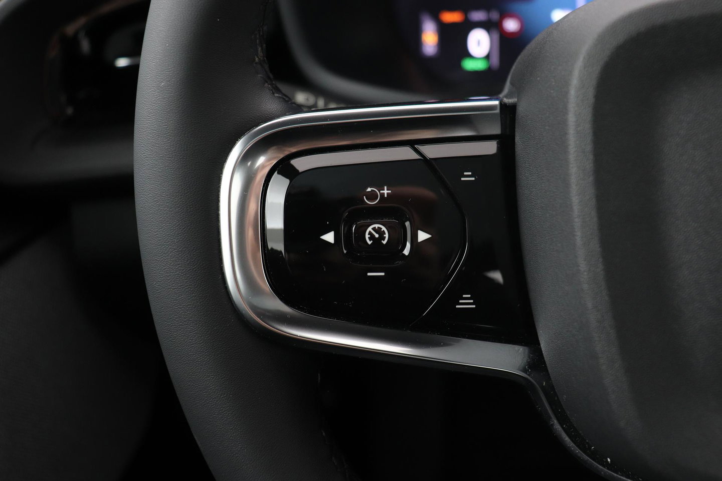 Polestar 2 Long Range Single Motor 78 kWh | Plus | Pilot | Panoramadak | Harman/Kardon | 360° Camera | Warmtepomp | BLIS | Stoel+Stuurverwarming | 20 Inch