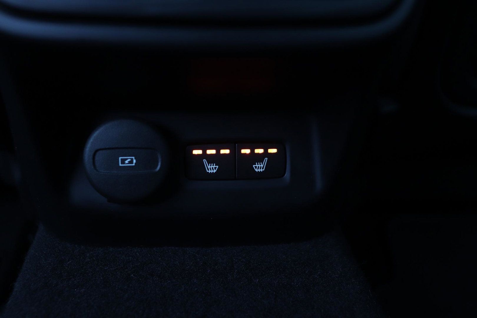 Polestar 2 Long Range Single Motor 78 kWh | Plus | Pilot | Panoramadak | Harman/Kardon | 360° Camera | Warmtepomp | BLIS | Stoel+Stuurverwarming | 20 Inch