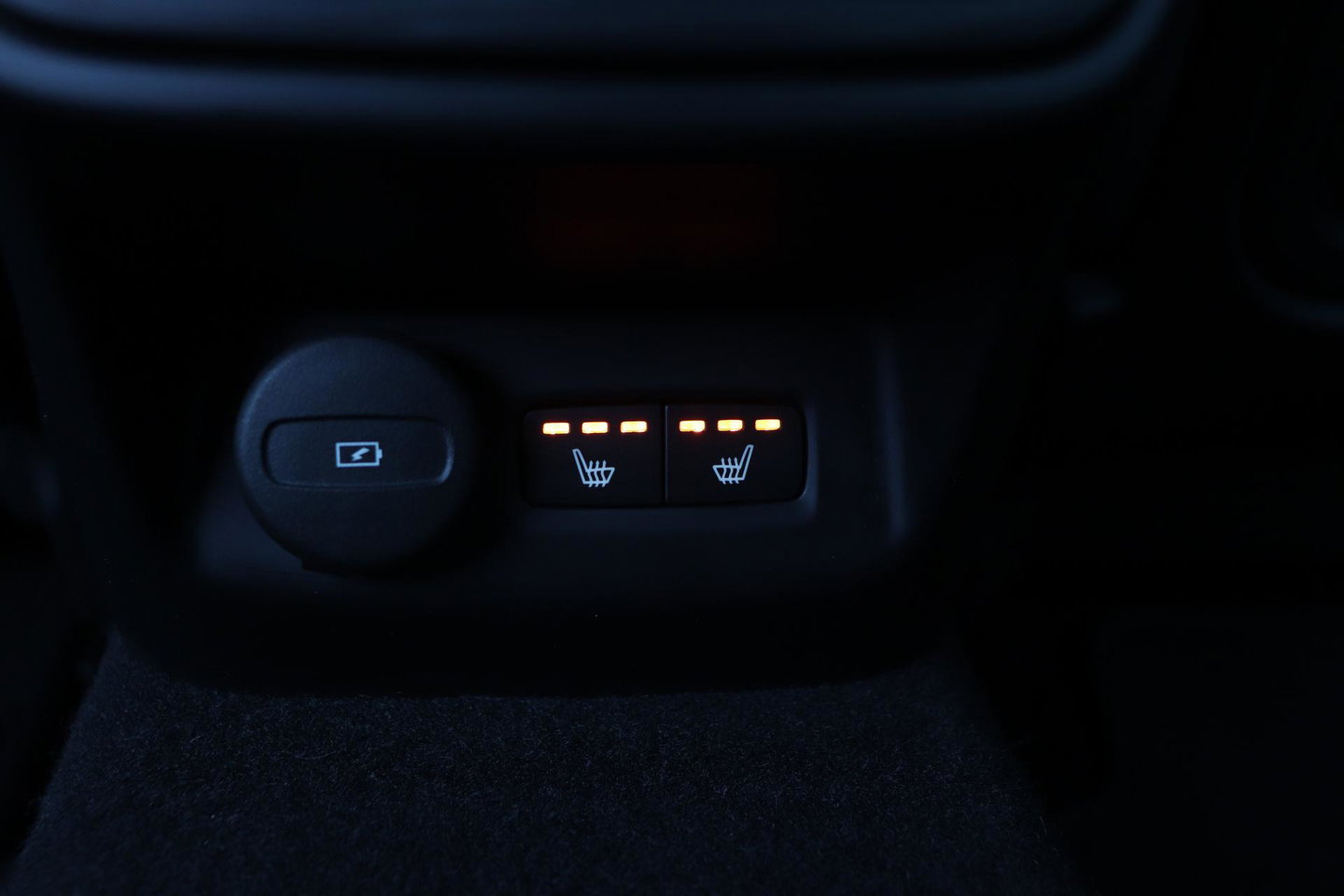 Polestar 2 Long Range Single Motor 78 kWh | Plus | Pilot | Panoramadak | Harman/Kardon | 360° Camera | Warmtepomp | BLIS | Stoel+Stuurverwarming | 20 Inch