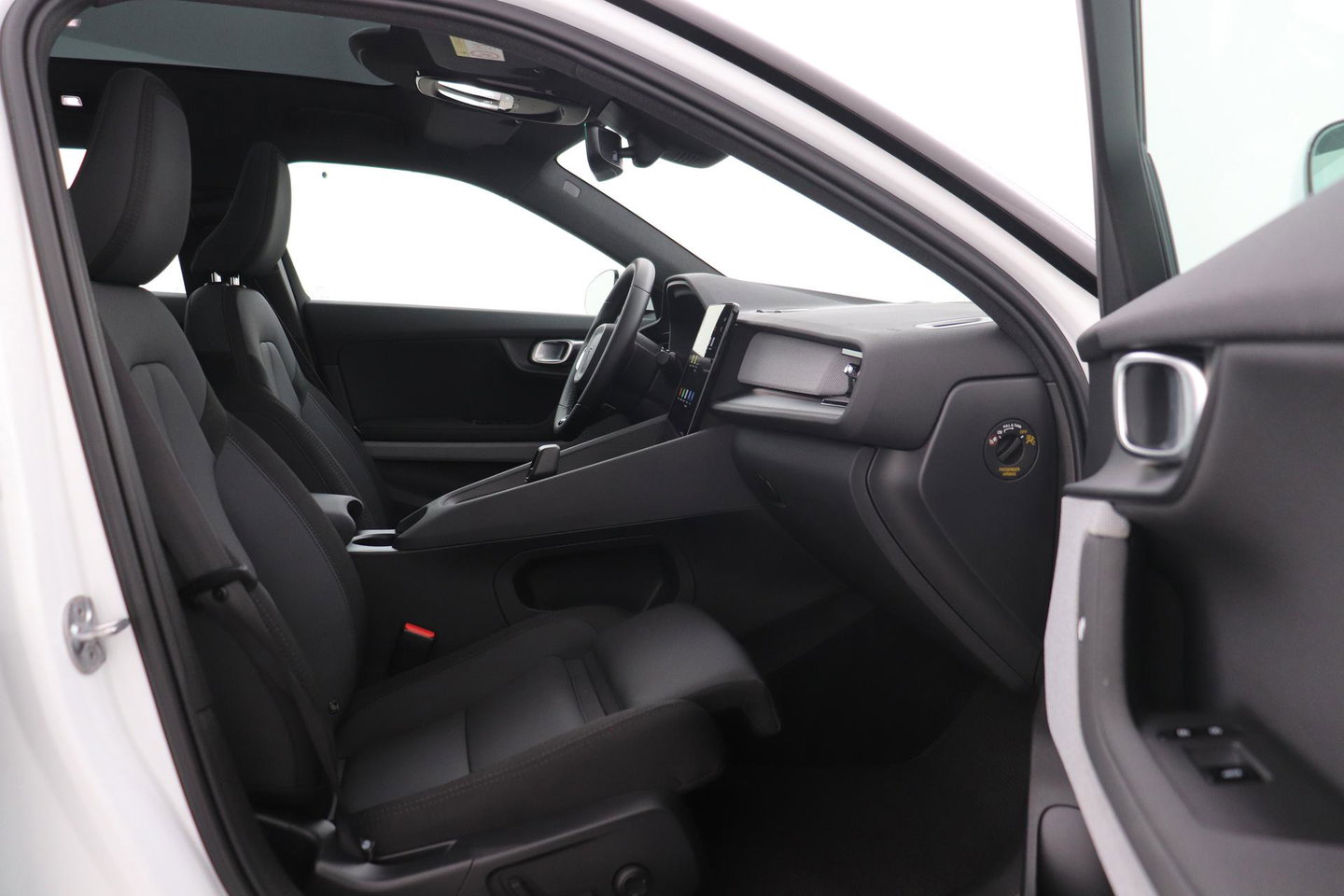 Polestar 2 Long Range Single Motor 78 kWh | Plus | Pilot | Panoramadak | Harman/Kardon | 360° Camera | Warmtepomp | BLIS | Stoel+Stuurverwarming | 20 Inch