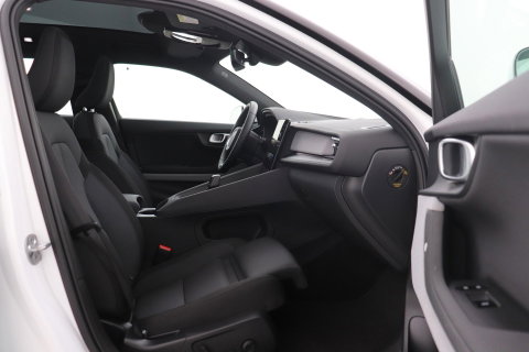 Polestar 2 Long Range Single Motor 78 kWh | Plus | Pilot | Panoramadak | Harman/Kardon | 360° Camera | Warmtepomp | BLIS | Stoel+Stuurverwarming | 20 Inch