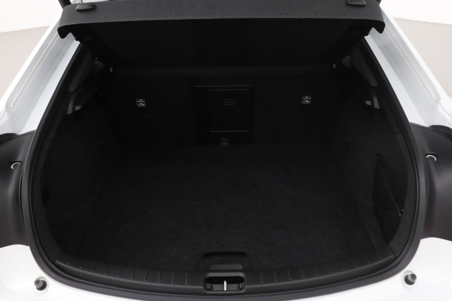 Polestar 2 Long Range Single Motor 78 kWh | Plus | Pilot | Panoramadak | Harman/Kardon | 360° Camera | Warmtepomp | BLIS | Stoel+Stuurverwarming | 20 Inch
