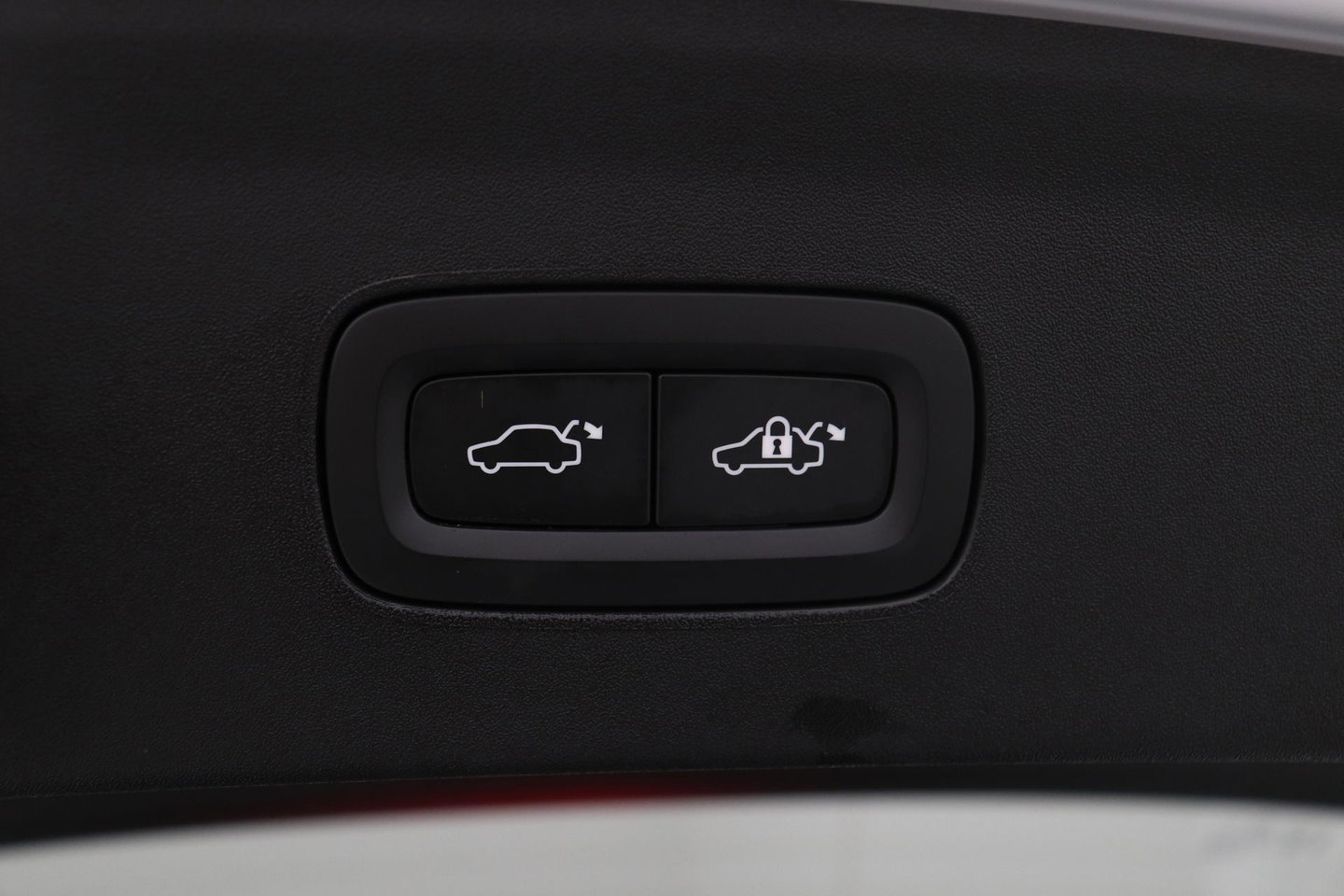 Polestar 2 Long Range Single Motor 78 kWh | Plus | Pilot | Panoramadak | Harman/Kardon | 360° Camera | Warmtepomp | BLIS | Stoel+Stuurverwarming | 20 Inch