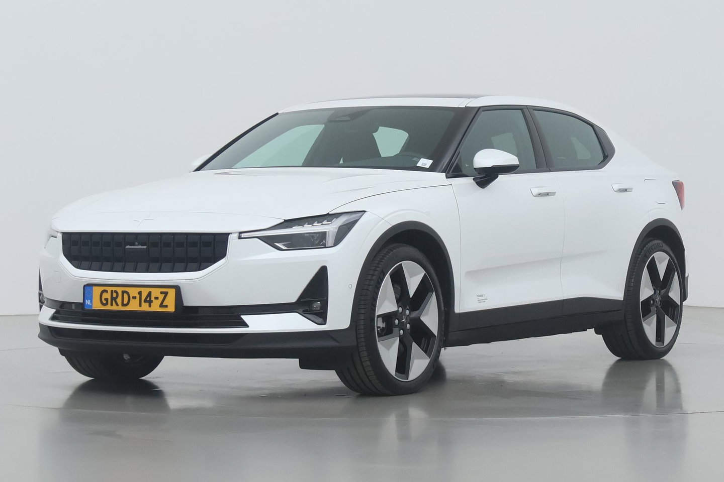 Polestar 2 Long Range Single Motor 78 kWh | Plus | Pilot | Panoramadak | Harman/Kardon | 360° Camera | Warmtepomp | BLIS | Stoel+Stuurverwarming | 20 Inch