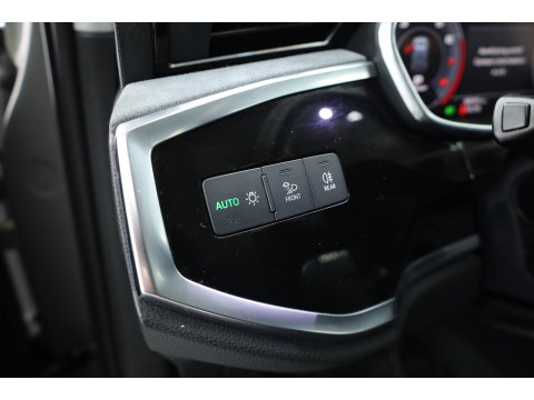 Audi Q3 35 TFSI S Line | Rijklaar! |  Dig. Cockpit | Trekhaak | Cruise Contr. | 360cam | Stoelverw.