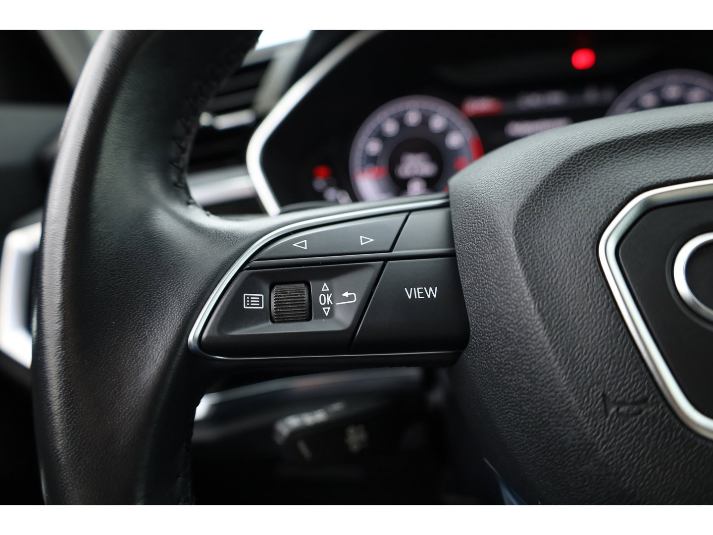 Audi Q3 35 TFSI S Line | Rijklaar! |  Dig. Cockpit | Trekhaak | Cruise Contr. | 360cam | Stoelverw.