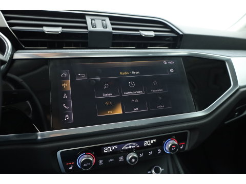 Audi Q3 35 TFSI S Line | Rijklaar! |  Dig. Cockpit | Trekhaak | Cruise Contr. | 360cam | Stoelverw.